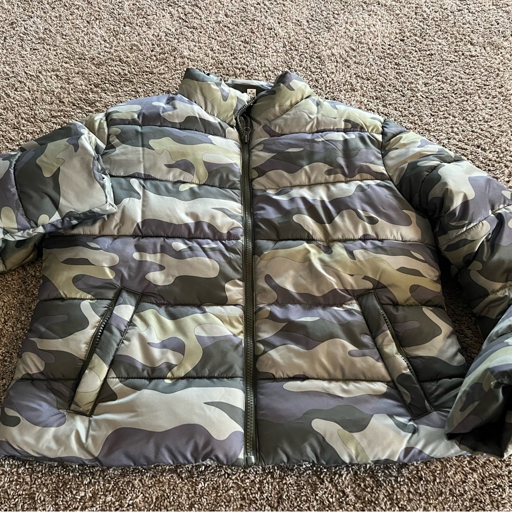 Perfect for spring/ fall light puffer.
